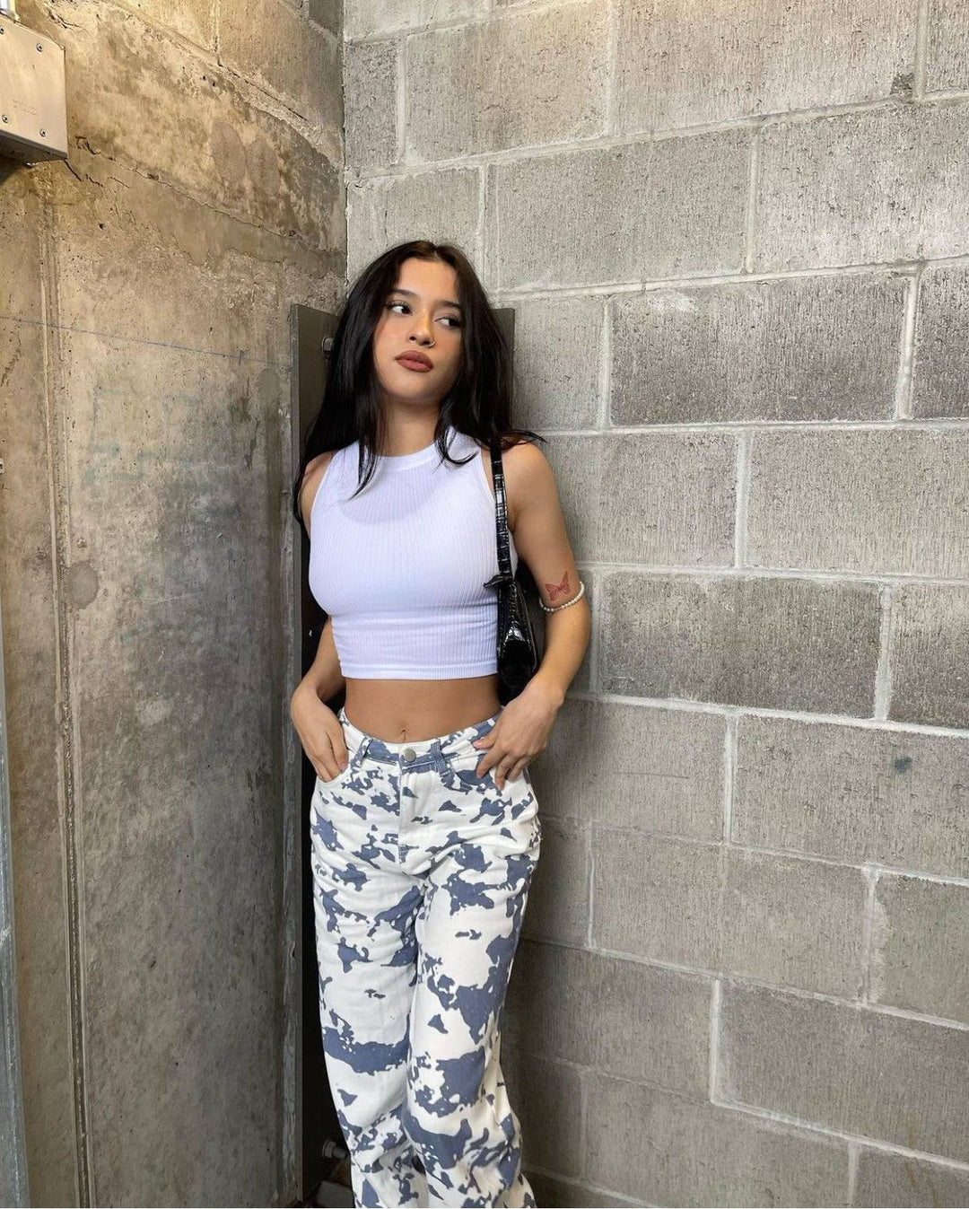 Bailey Blue & White Vintage Denim pants - Style Baby OMG Fashion Boutique - Stylebabyomg - Buy - Aesthetic Baddie Outfits - Babyboo - OOTD - Shie 