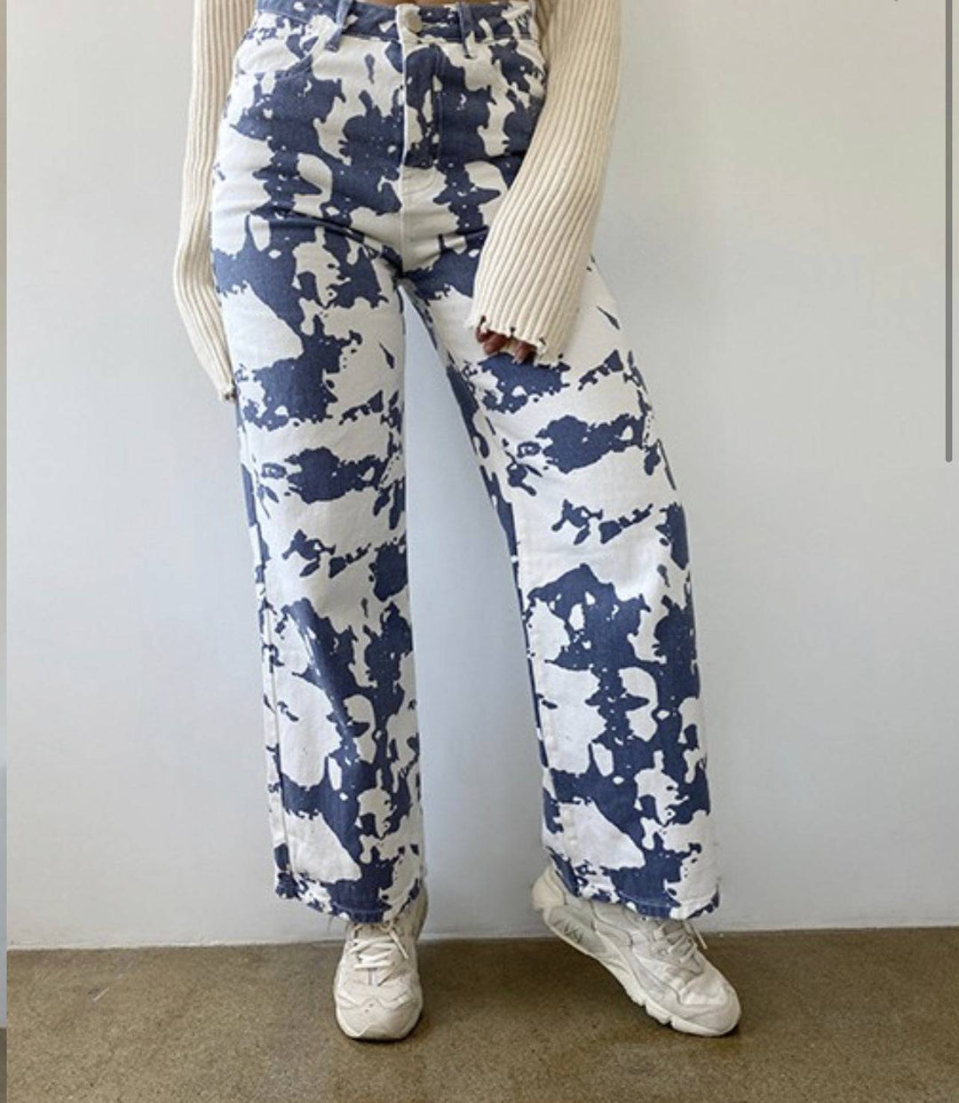 Bailey Blue & White Vintage Denim pants - Style Baby OMG Fashion Boutique - Stylebabyomg - Buy - Aesthetic Baddie Outfits - Babyboo - OOTD - Shie 